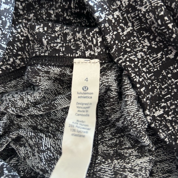 Lululemon Size 4 Wunder Under HR Leggings 28" - Picture 2 of 3
